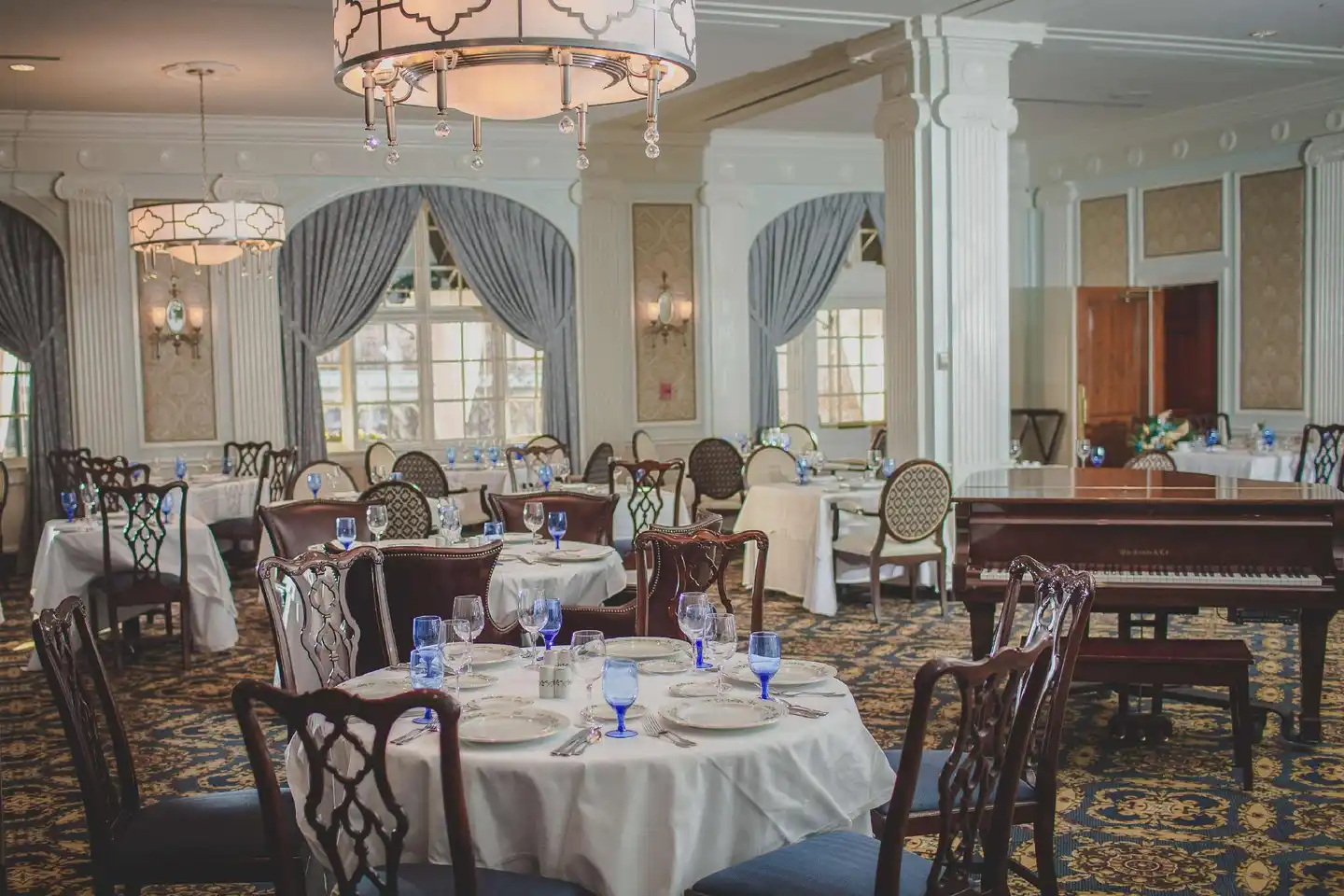 The Hotel Roanoke & Conference Center, Curio Collection by Hilton Restaurant