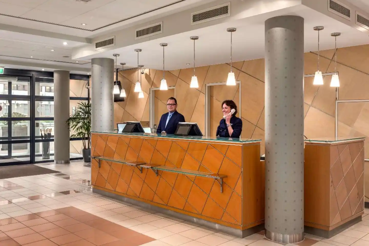 NH Groningen Lobby