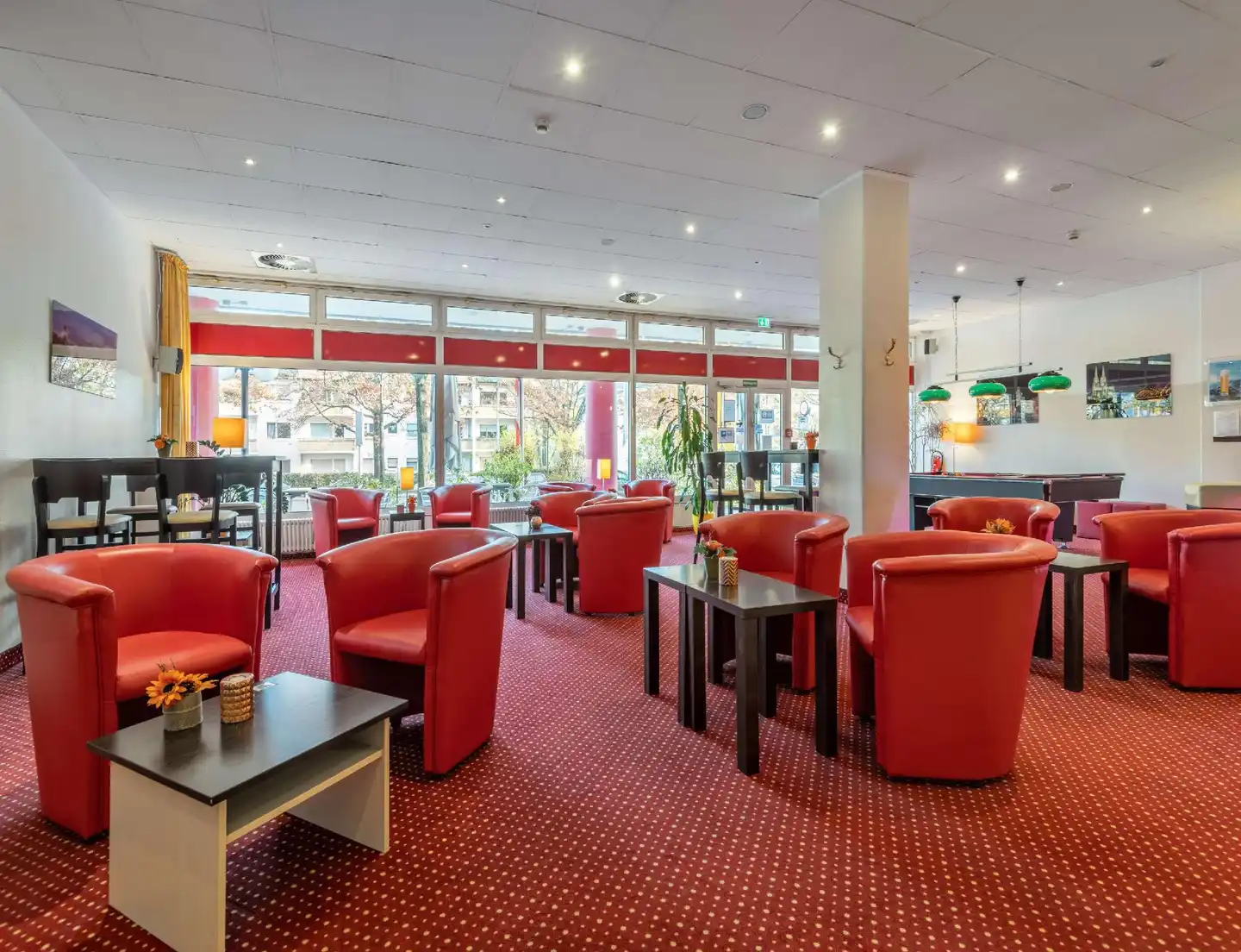 Azimut Berlin City South Bar
