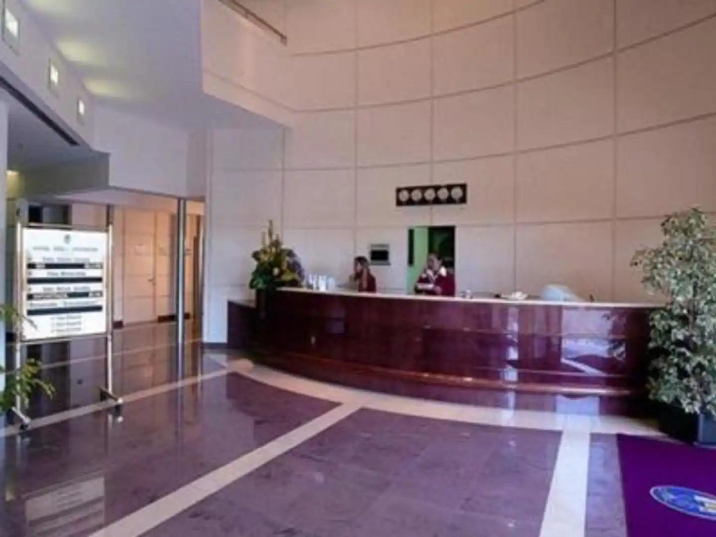 Degli Imperatori Lobby