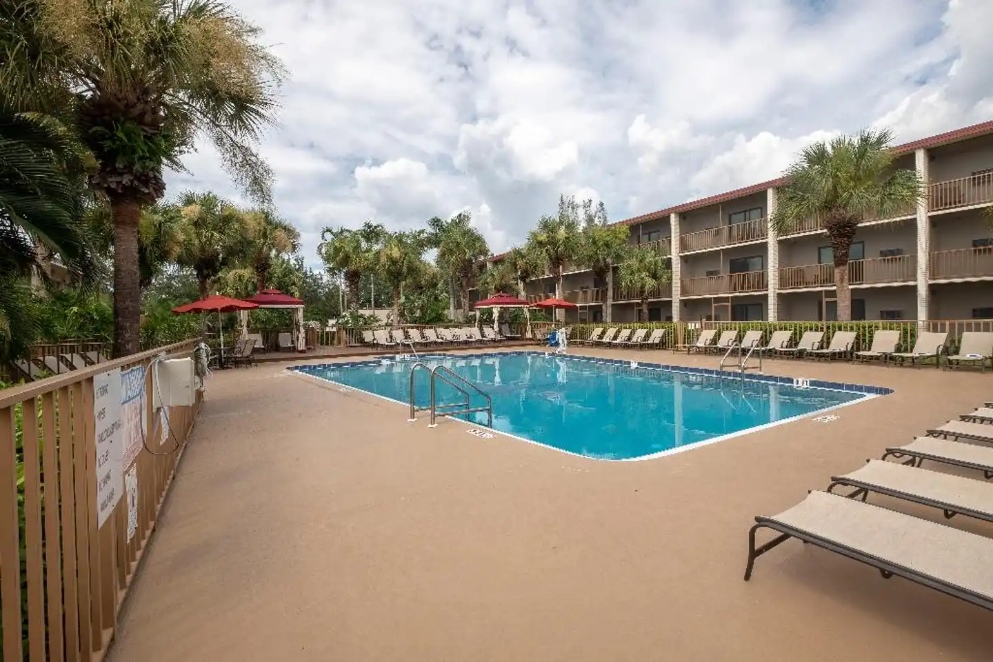 Red Roof PLUS+ And Suites Naples Downtown-5th Ave S Pool