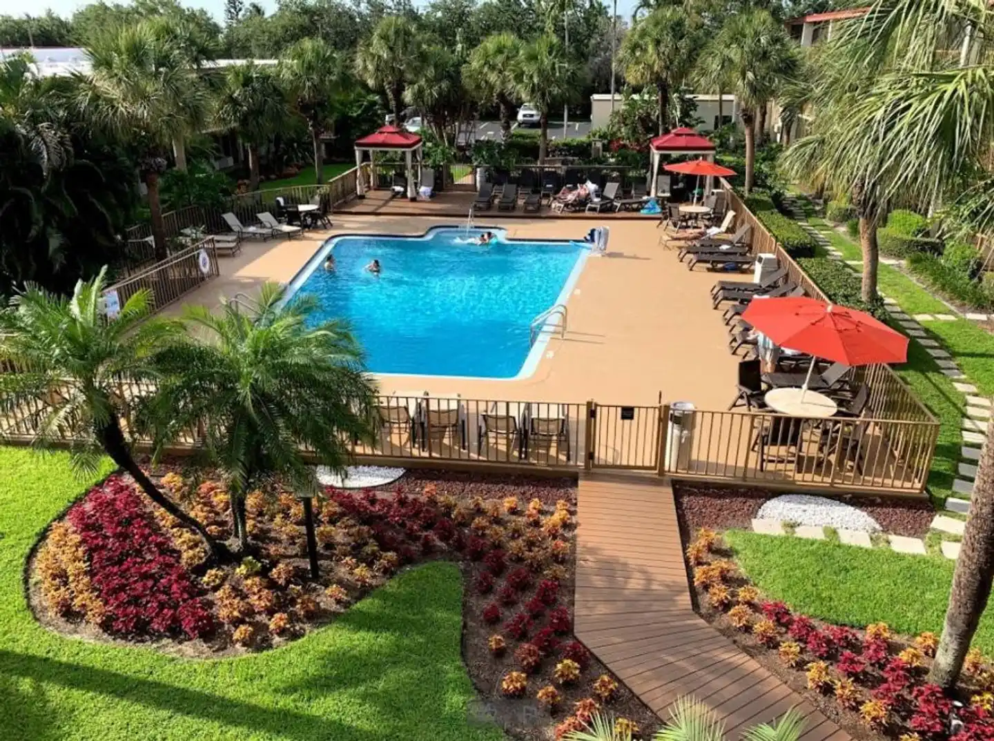 Red Roof PLUS+ And Suites Naples Downtown-5th Ave S Pool