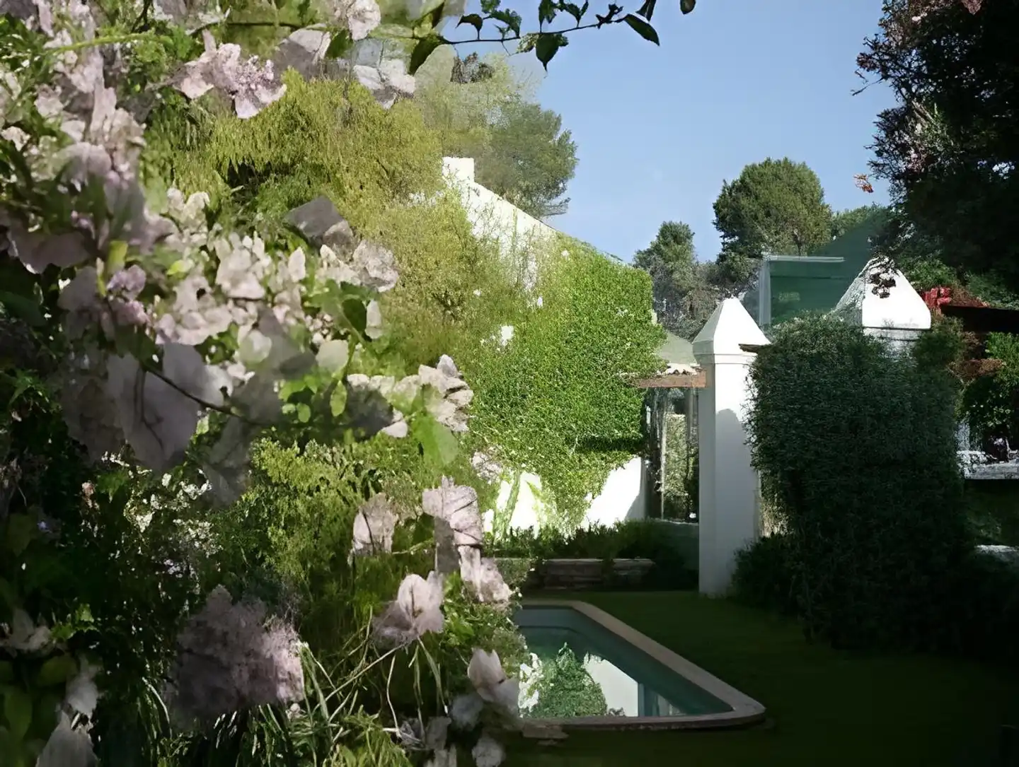 Adley House Garten
