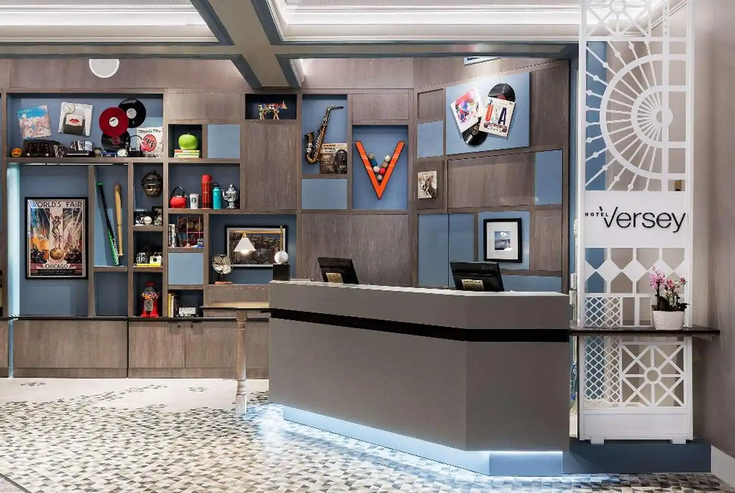 Hotel Versey Days Inn by Wyndham Chicago Lobby