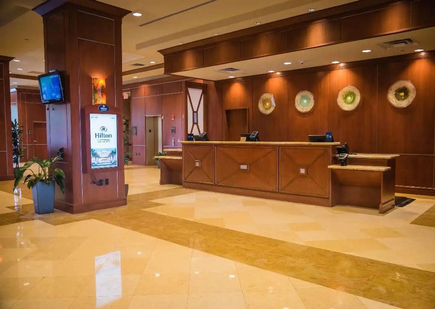 Hilton St. Petersburg Carillon Park Lobby