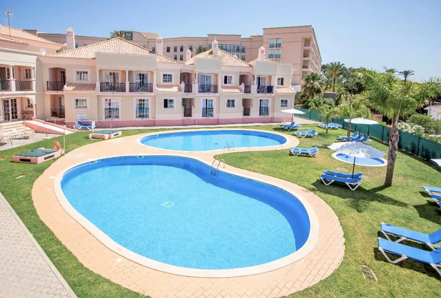 Aqua-Mar Moon Dreams Apartotel Pool