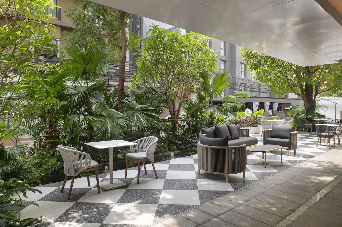 PARKROYAL Suites Bangkok Terrasse