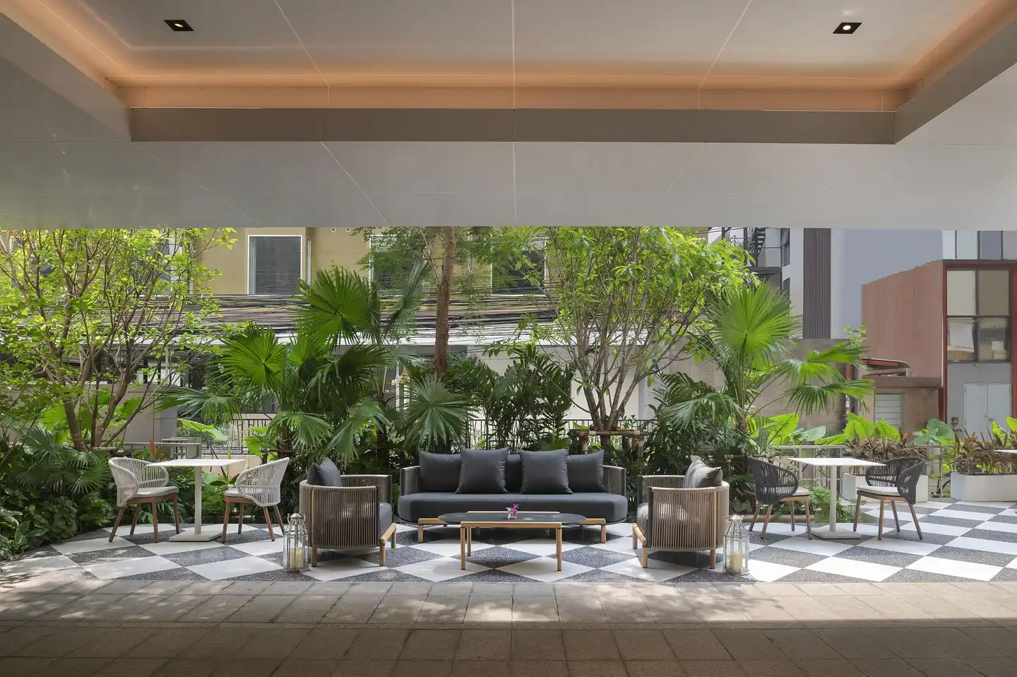 PARKROYAL Suites Bangkok Lobby