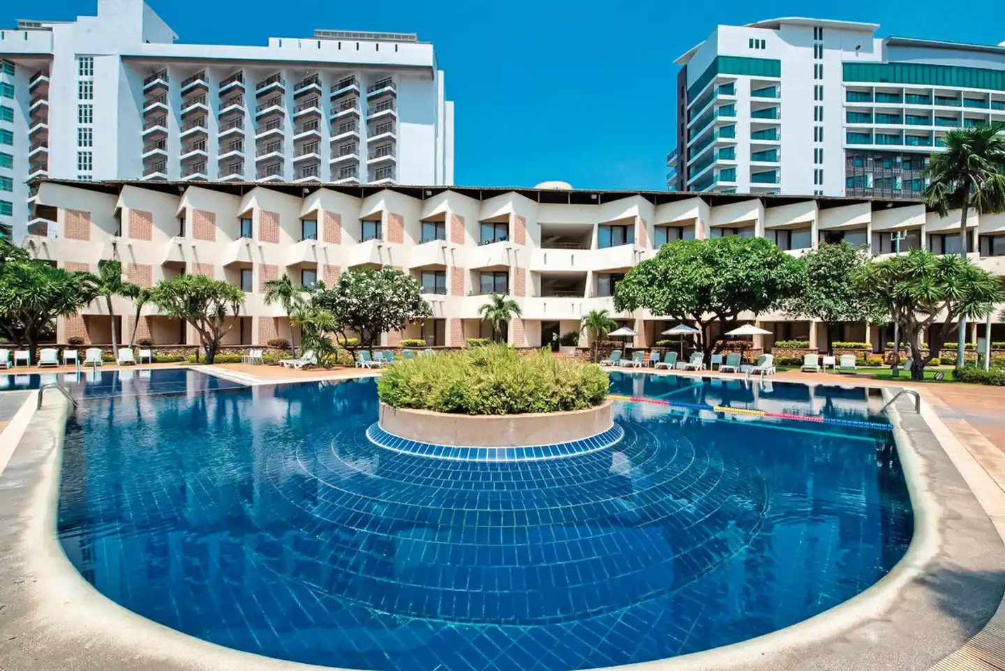 Hotel Tropicana Pattaya Aussenansicht