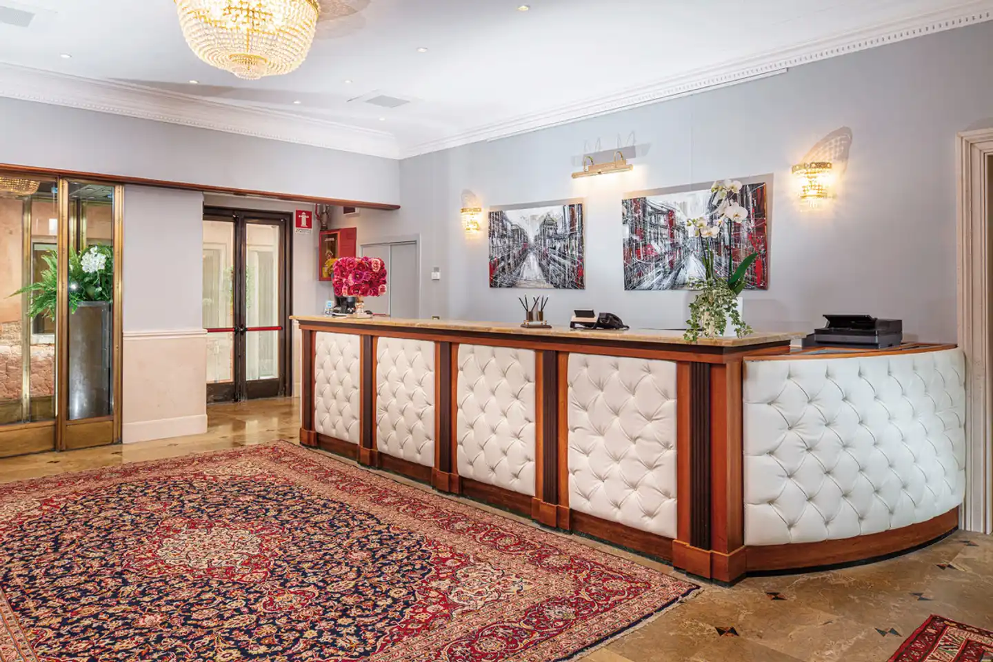 AllAngelo Art Hotel Lobby