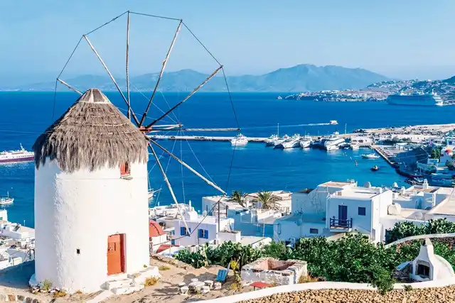 Kykladen-Inselhüpfen: Santorin, Mykonos, Paros, Naxos (15 Tage) Terrasse