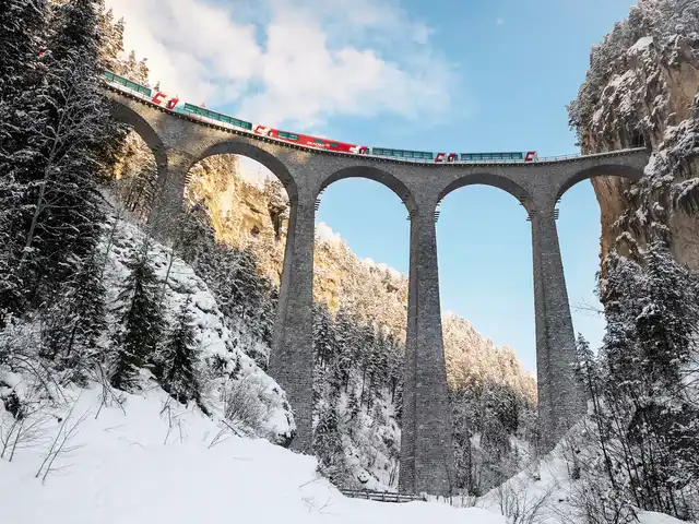 Bernina- und Glacier Express Graubünden Landschaft