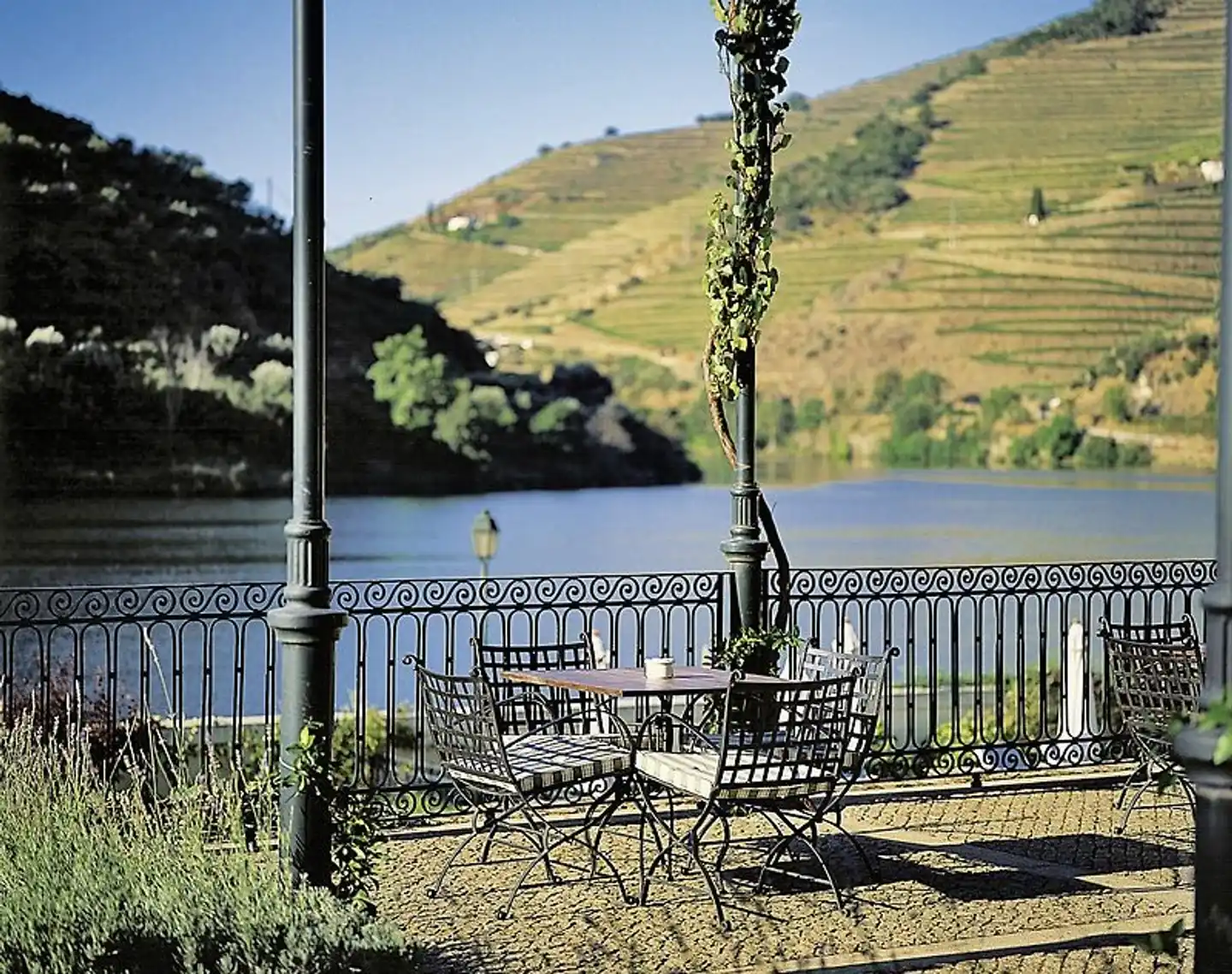 Küste und Hinterland ganz entspannt genießen Terrasse