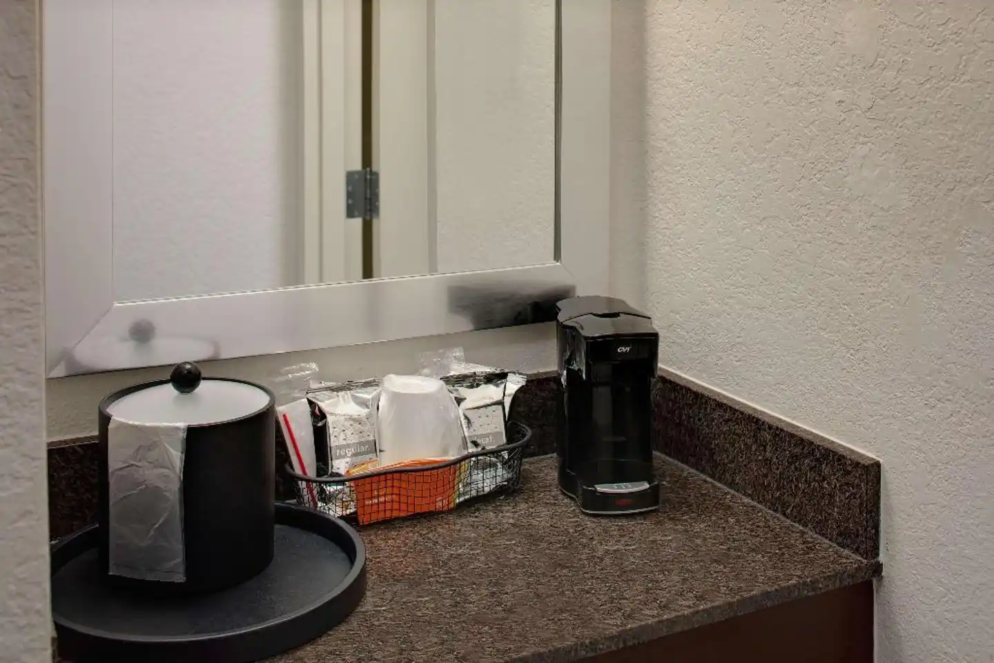 Hampton Inn Naples-Central Badezimmer