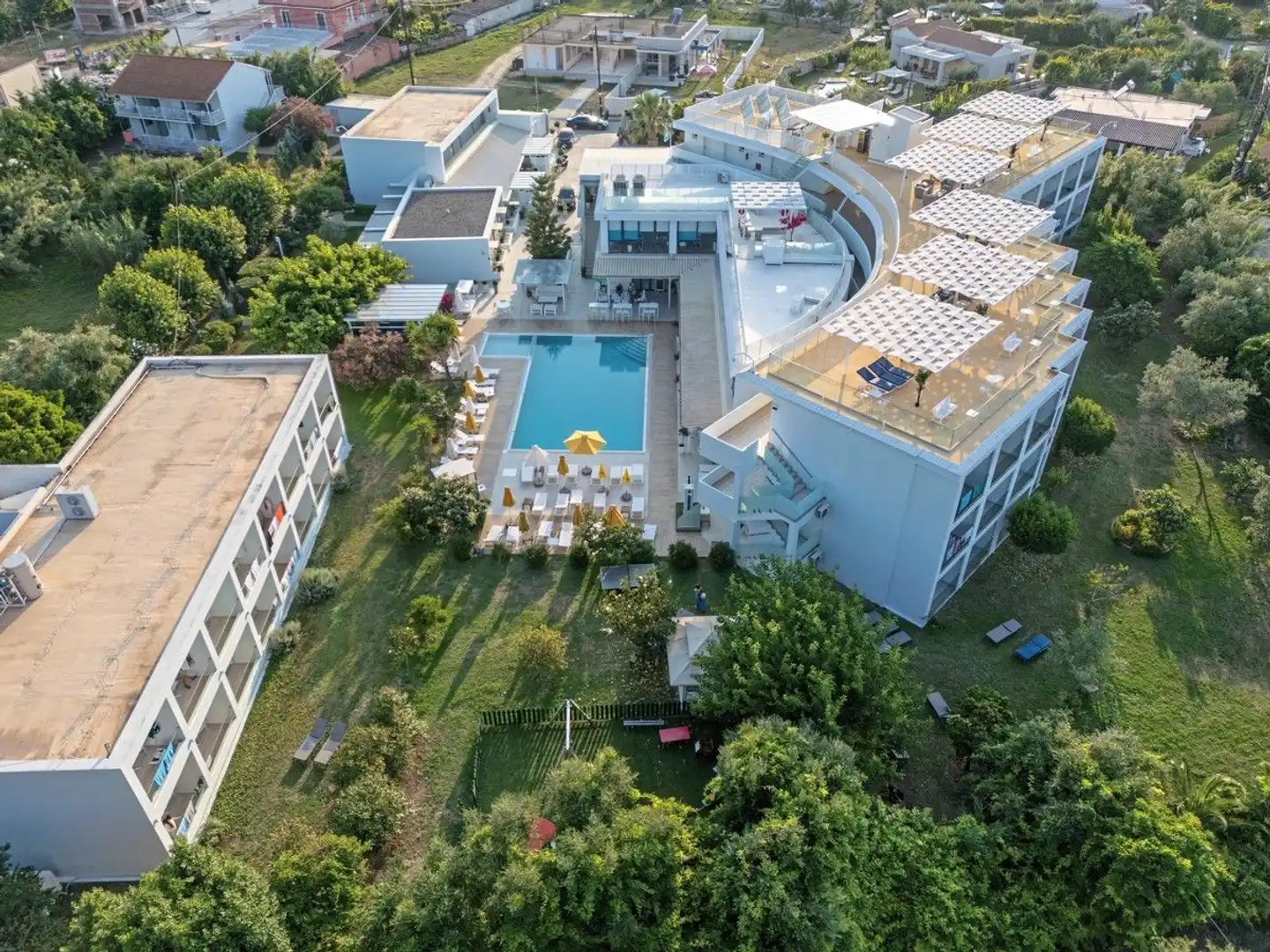 Nasos Hotel & Resort Aussenansicht