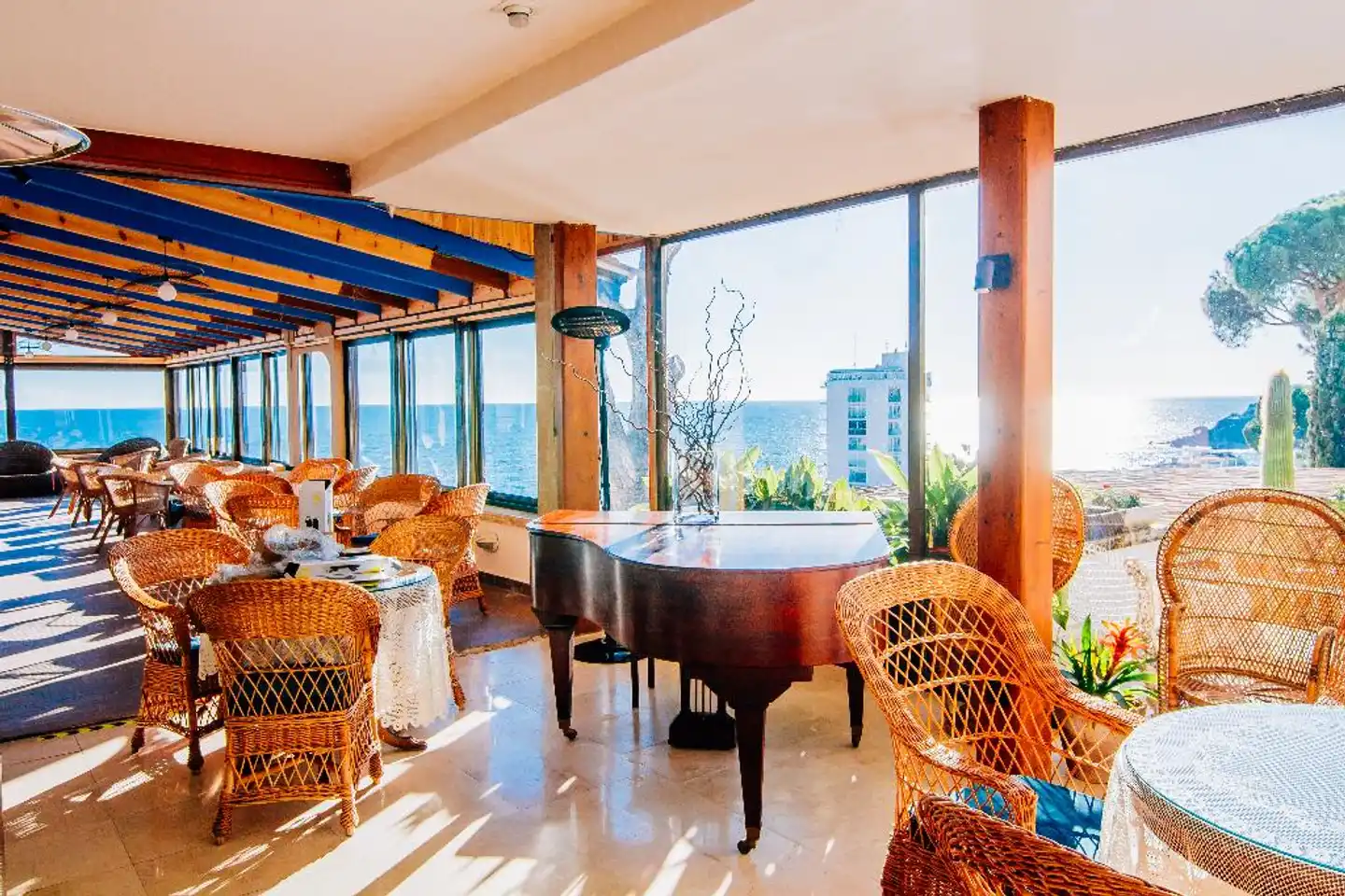 Hotel Roger De Flor By Seleqtta Restaurant