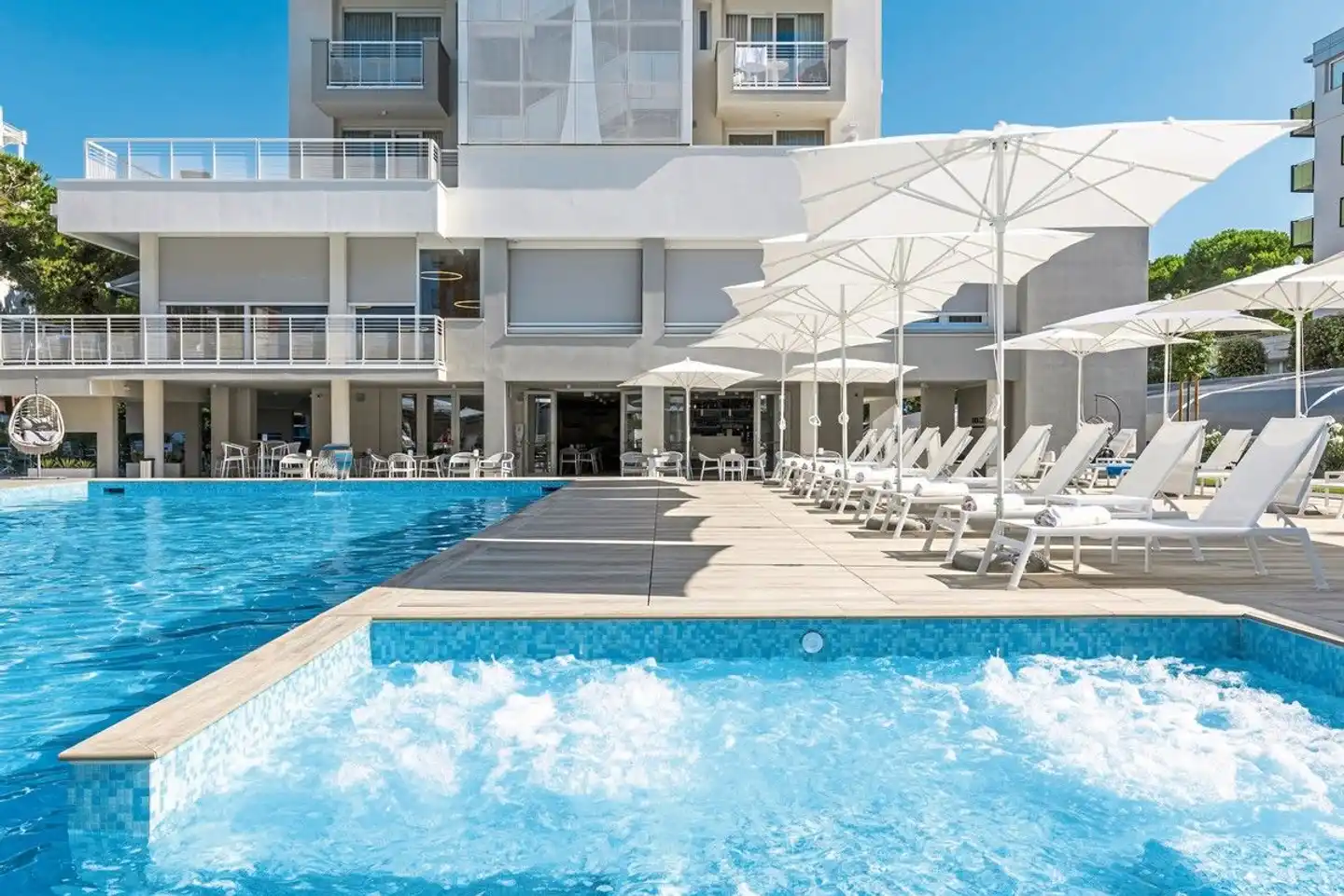Life Hotel Pool