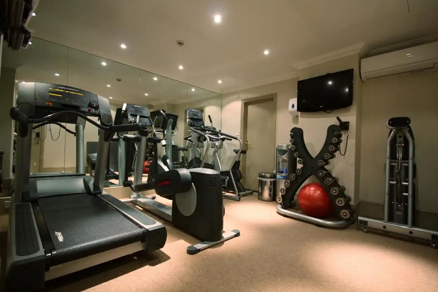 Meliá London Kensington member of Meliá Collection Sport und Entertainment