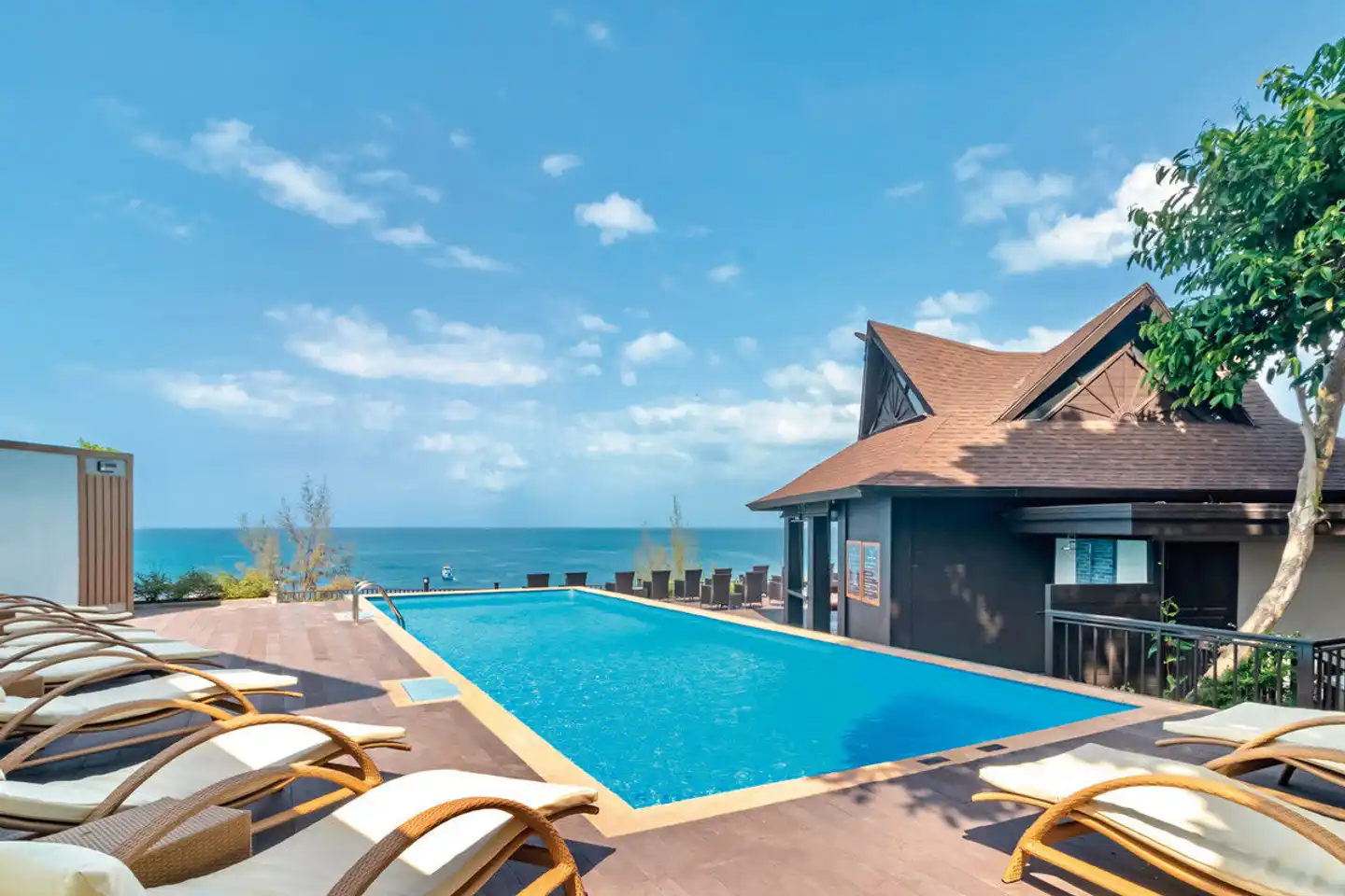 Phi Phi Holiday Resort Pool
