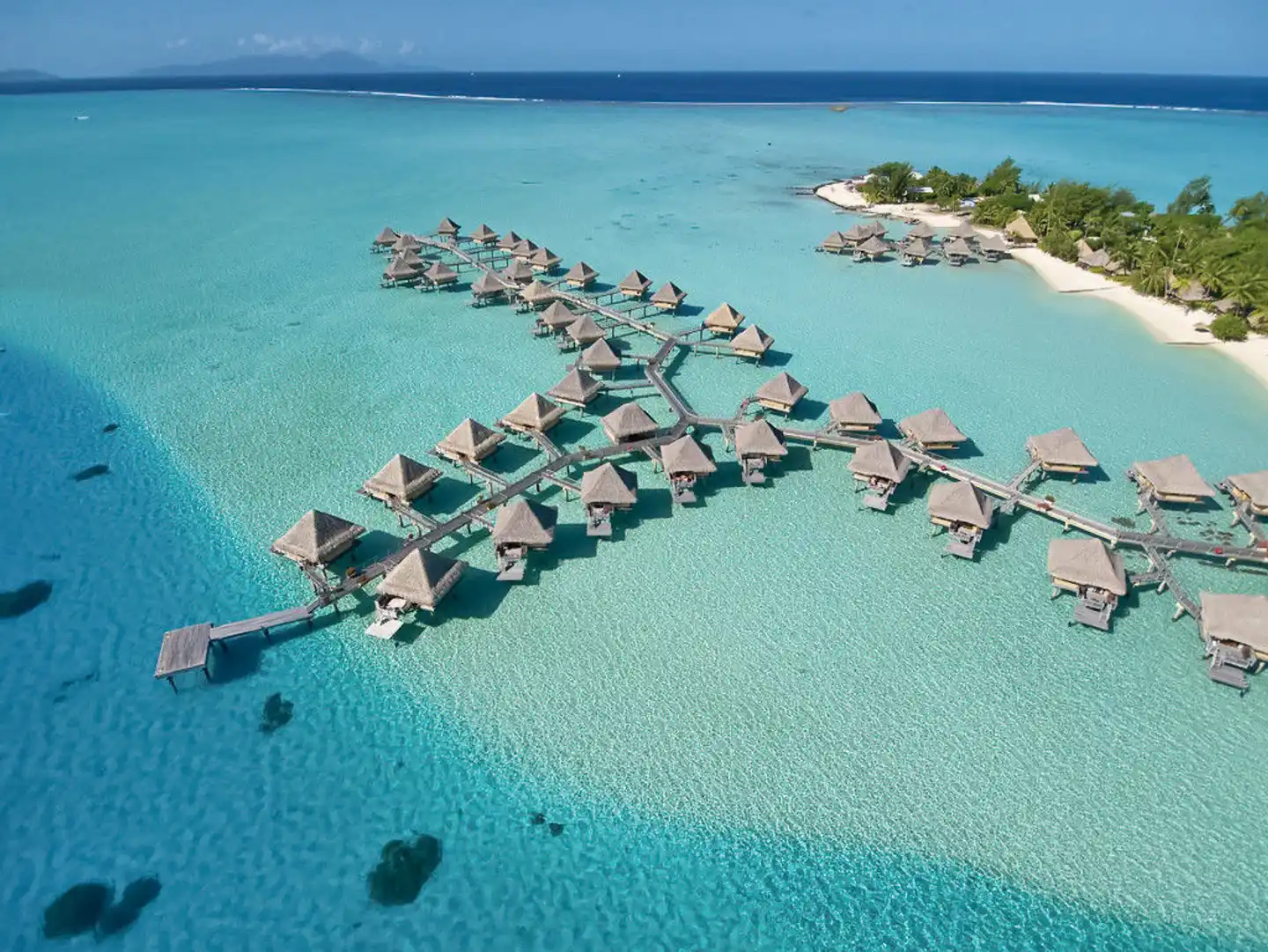 InterContinental Bora Bora Le Moana Resort Strand