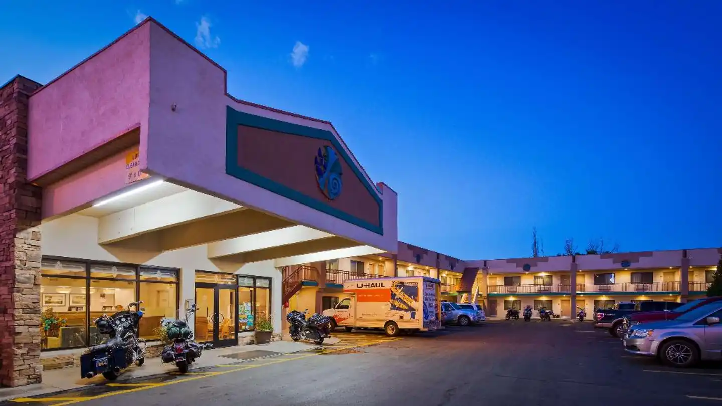 Best Western Turquoise Inn & Suites Aussenansicht