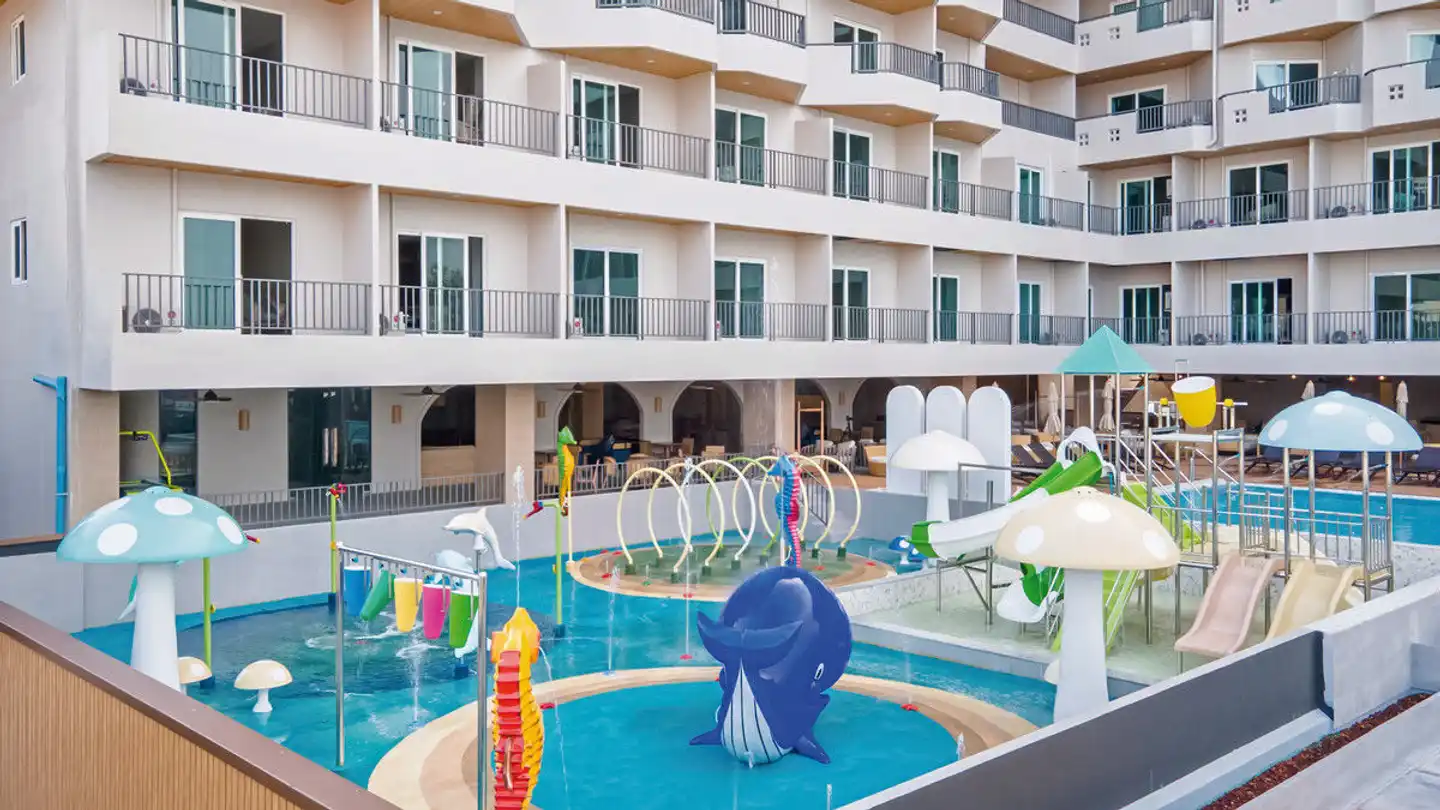 Jomtien Thani Hotel Pool