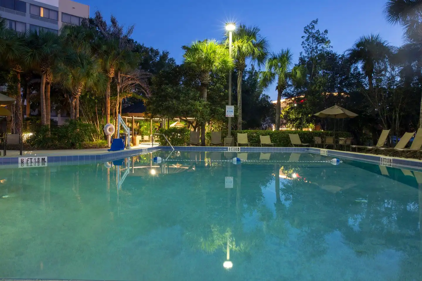 Holiday Inn Orlando-International Airport Pool