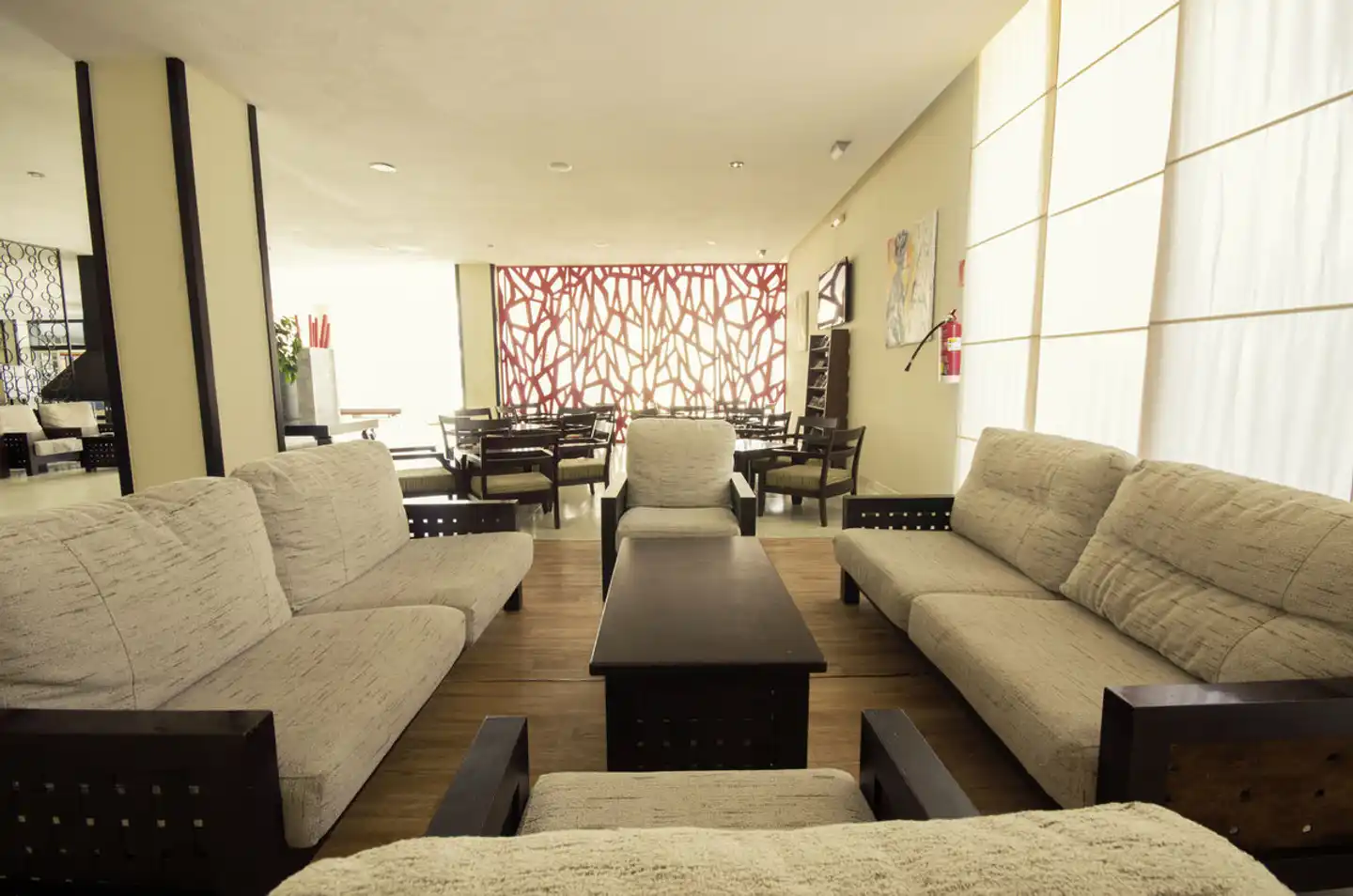 azuLine Pacific Lobby