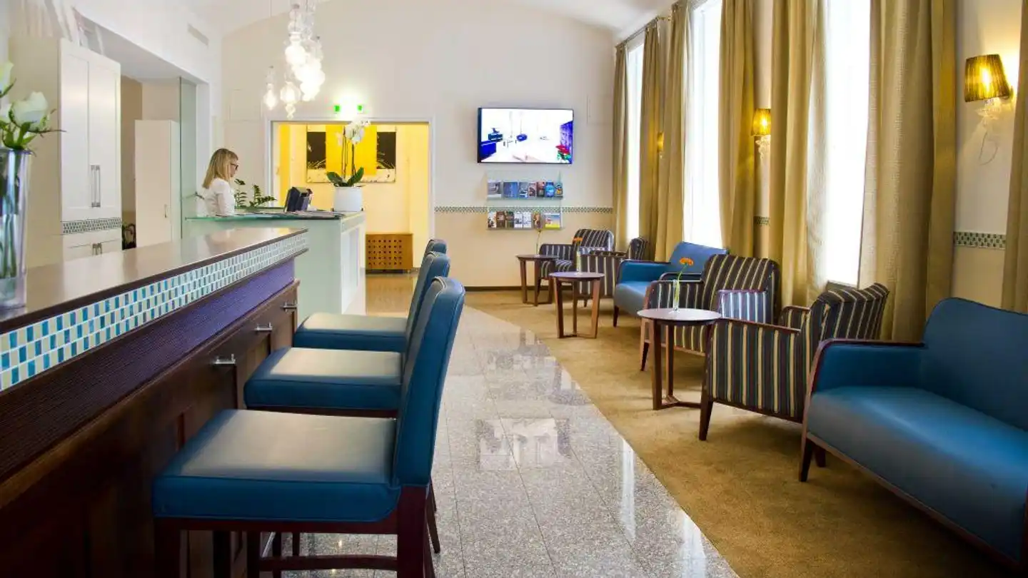 HiLight Suites Hotel Bar