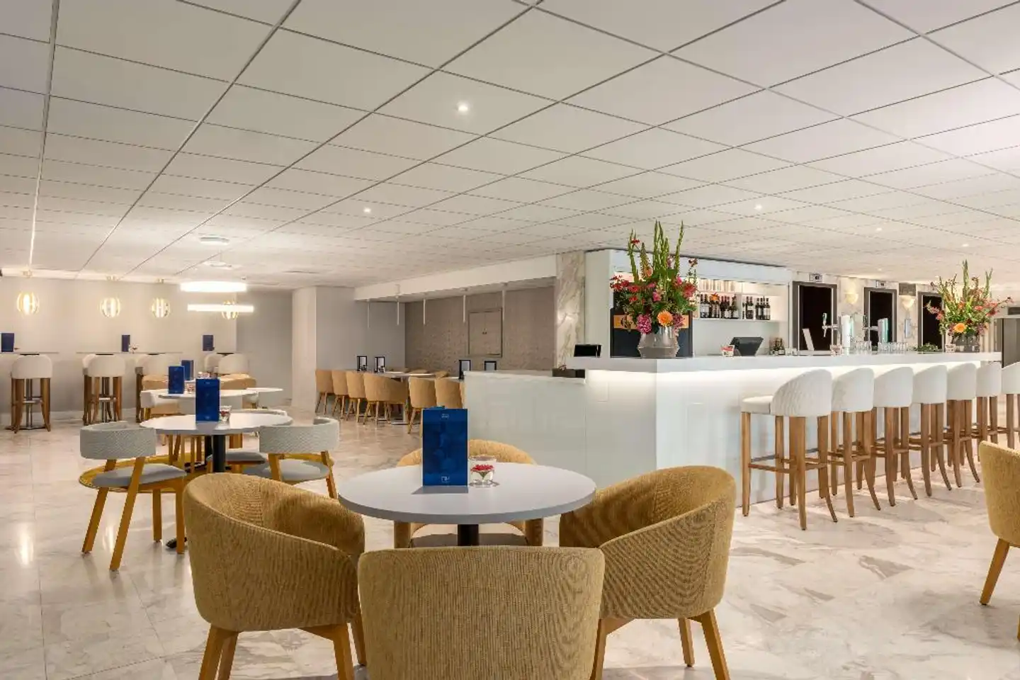 NH Amsterdam Schiphol Airport Bar
