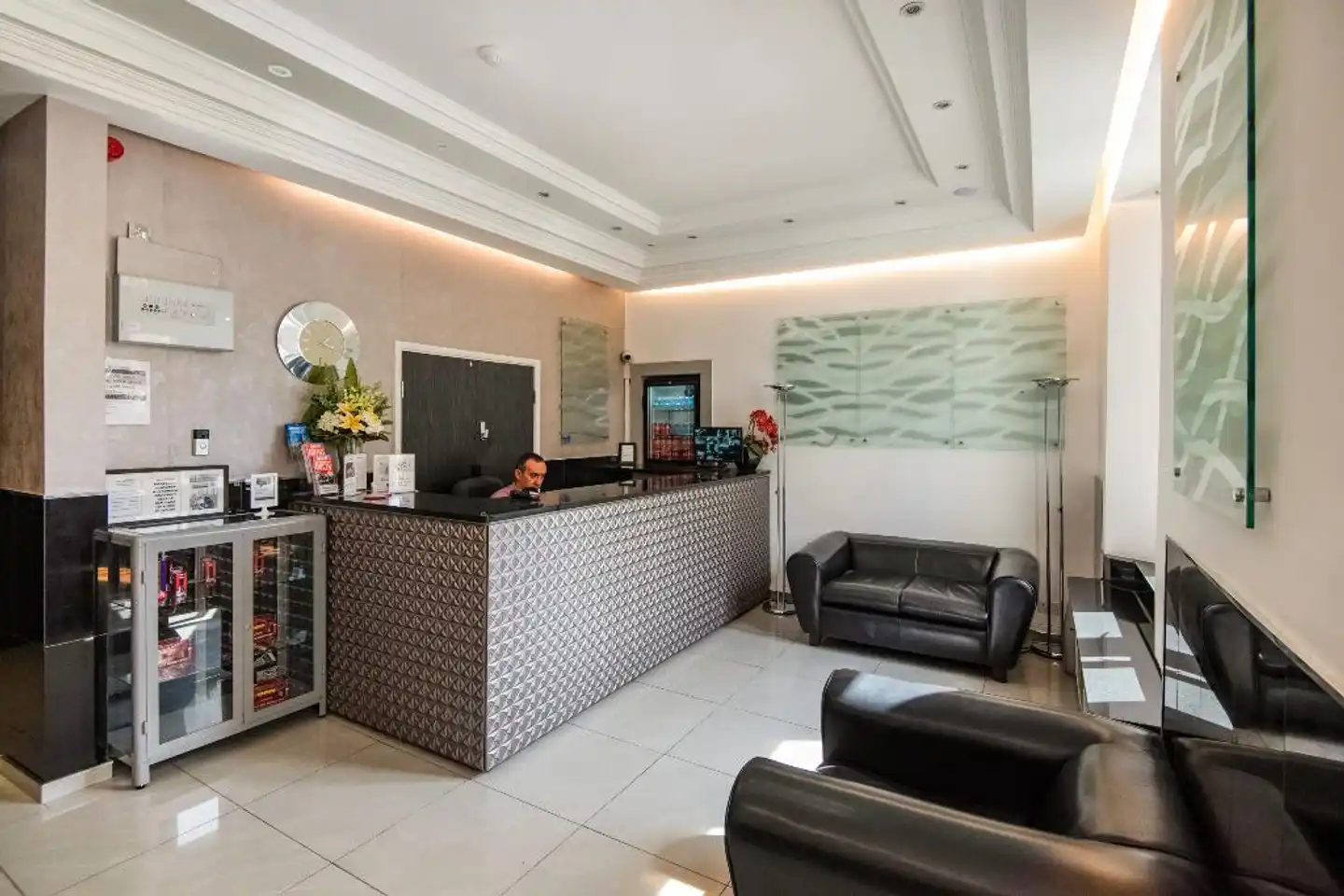 Huttons Lobby
