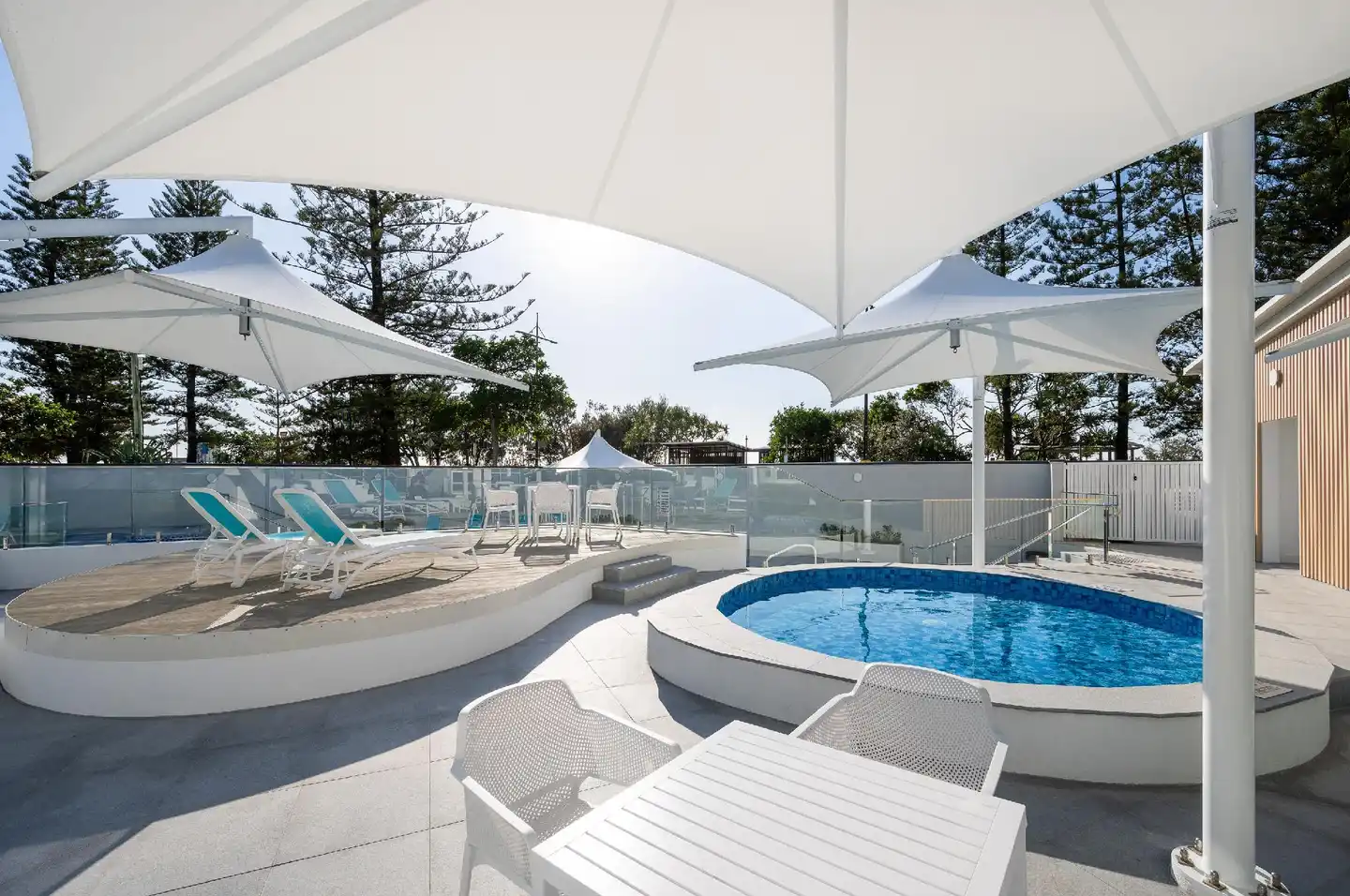 BreakFree Peninsula Pool