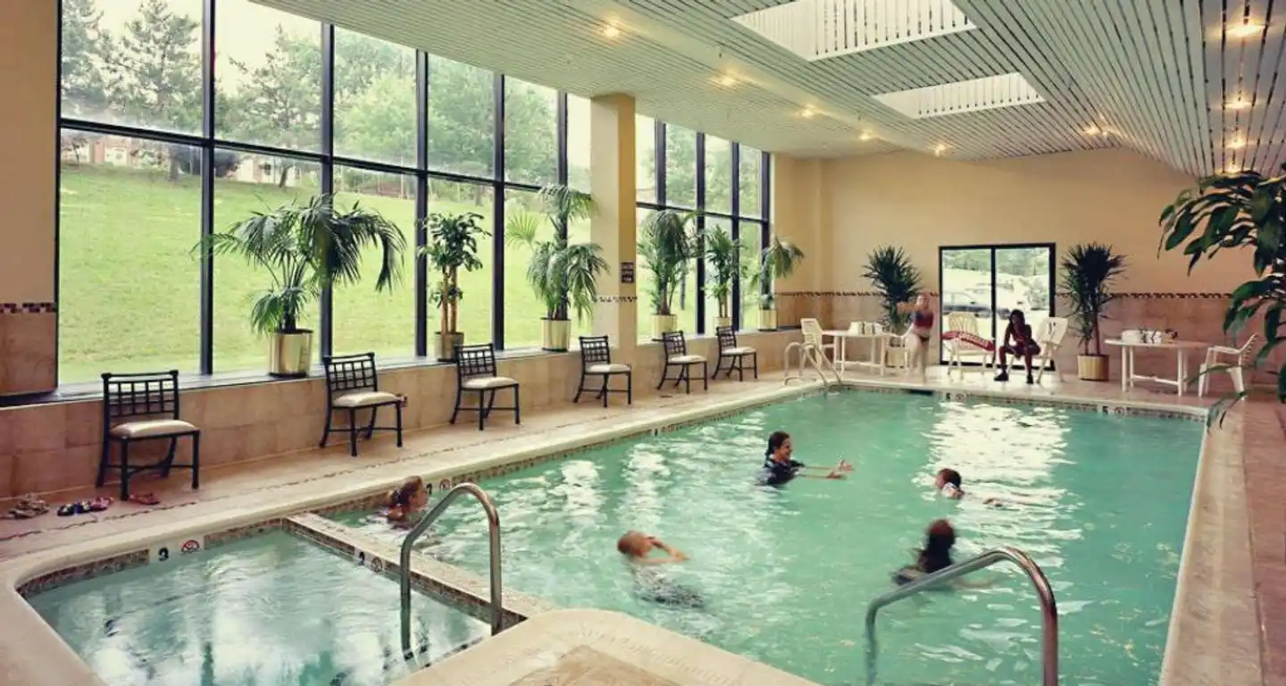 Best Western Plus Hotel & Conference Center Hallenbad