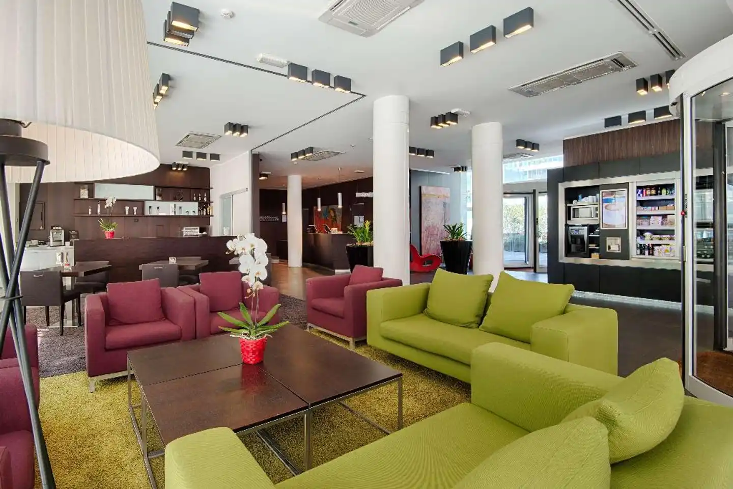 NH Savona Darsena Lobby