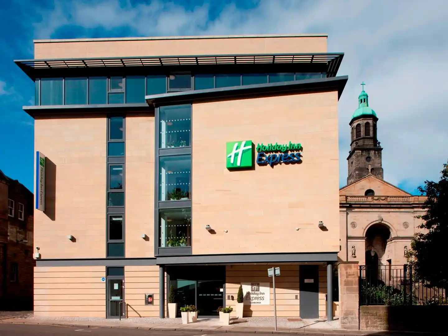 Holiday Inn Express Edinburgh Royal Mile Aussenansicht