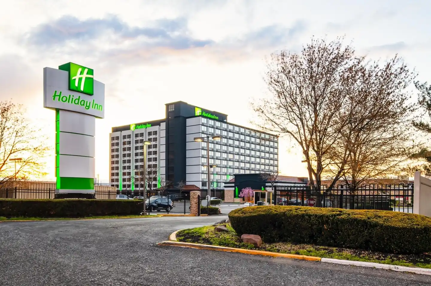 Holiday Inn Newark International Airport Aussenansicht