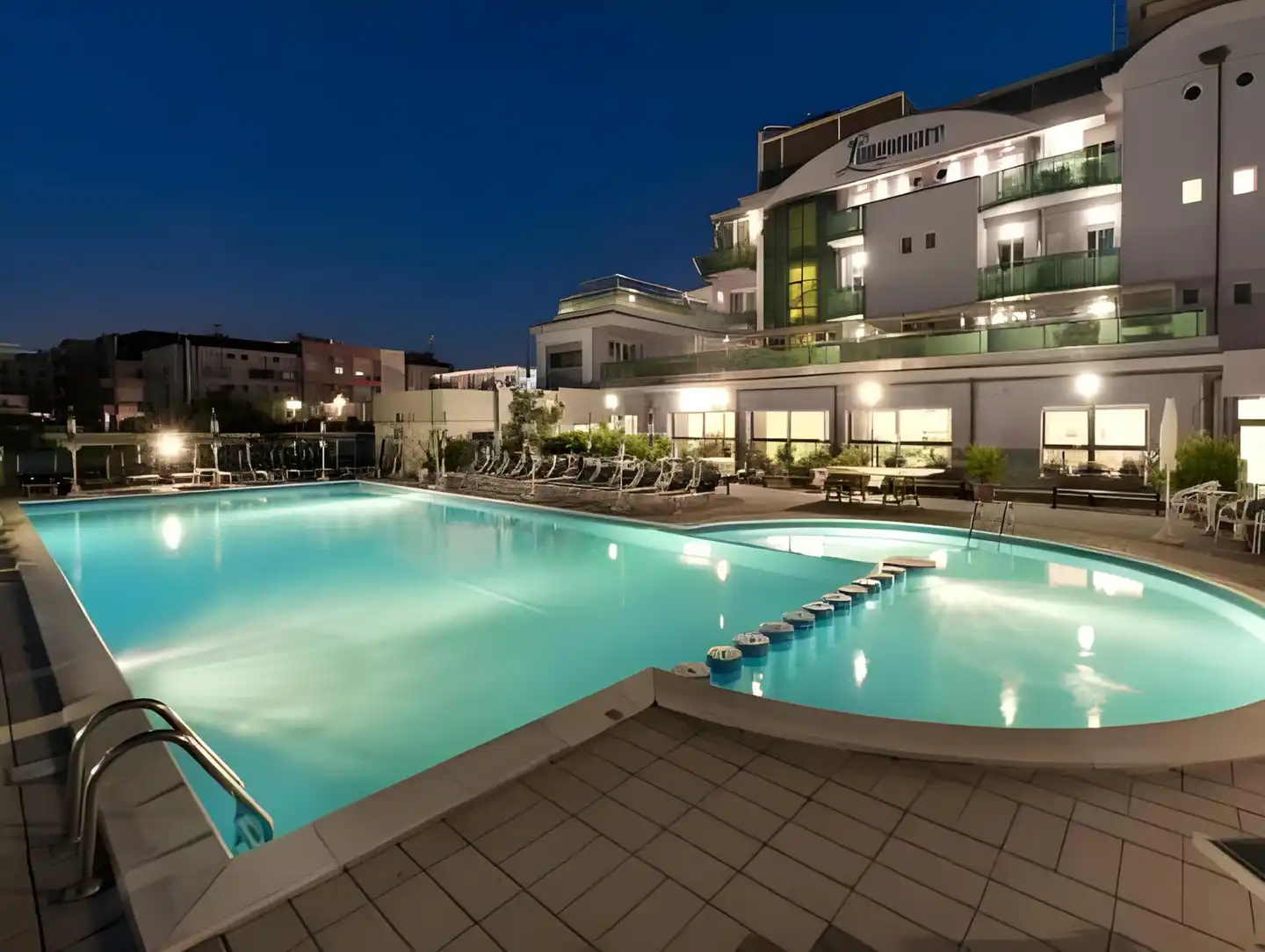 Lungomare Pool