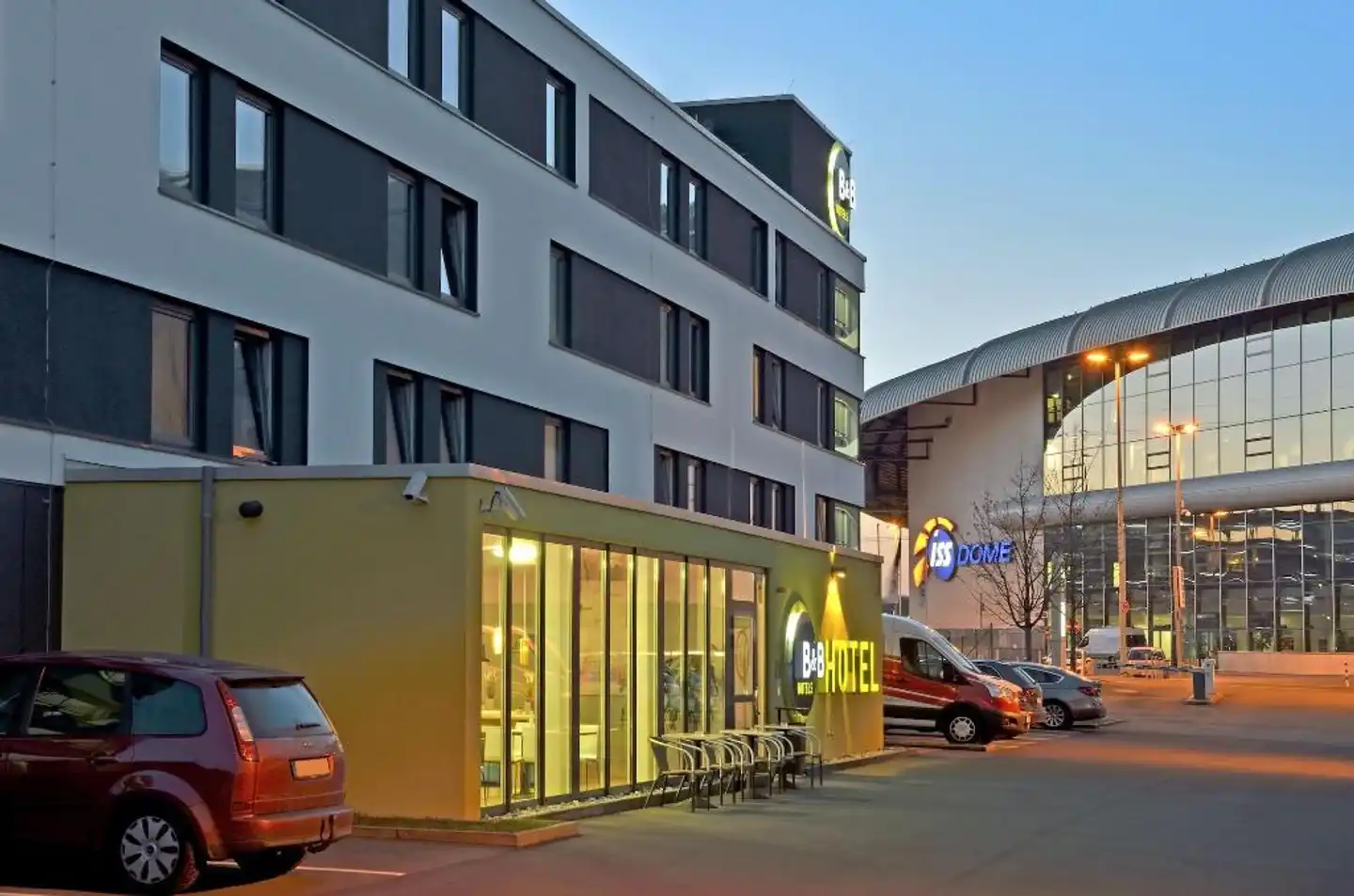 B&B Hotel Düsseldorf-Airport Aussenansicht