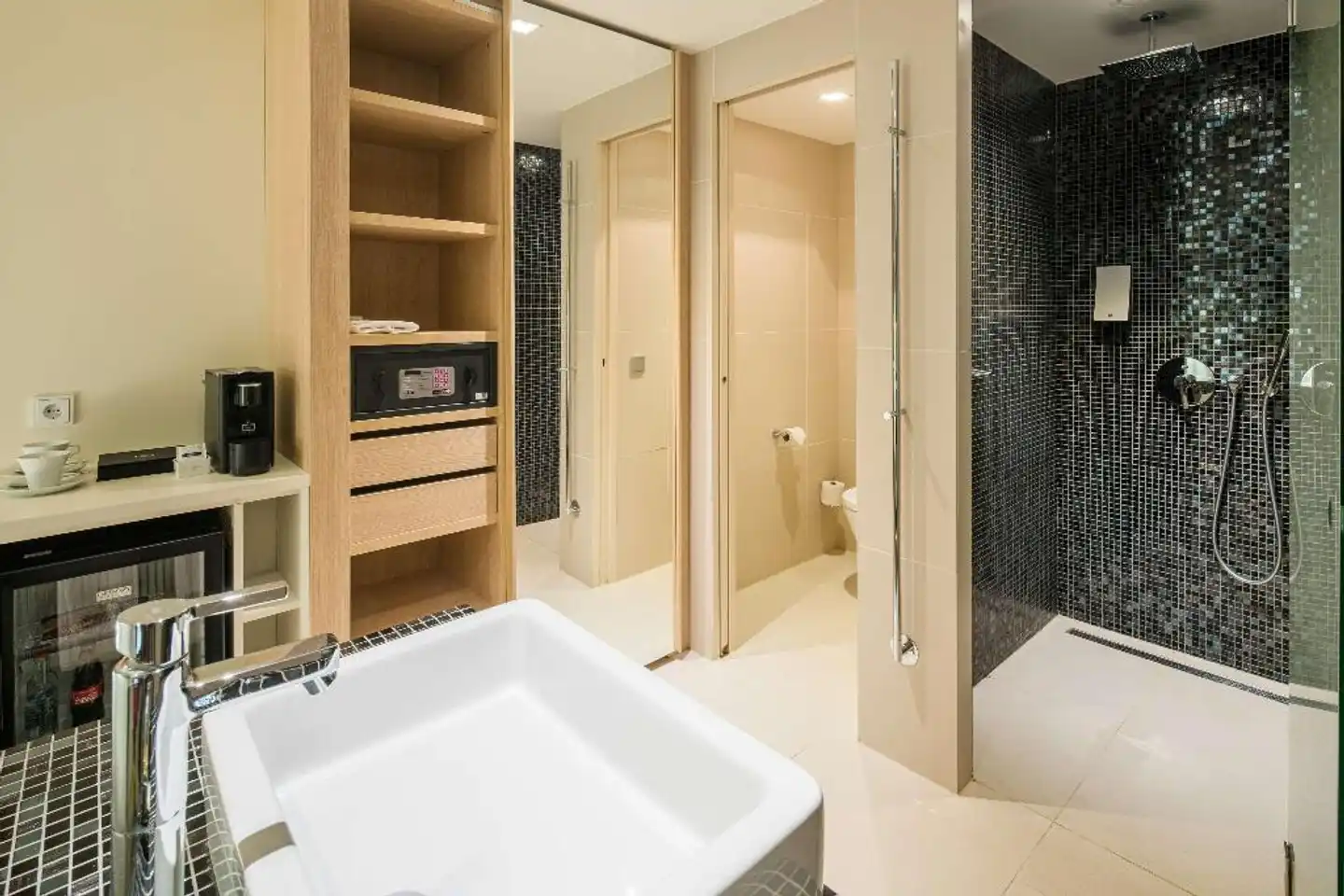 Barceló Hamburg Badezimmer