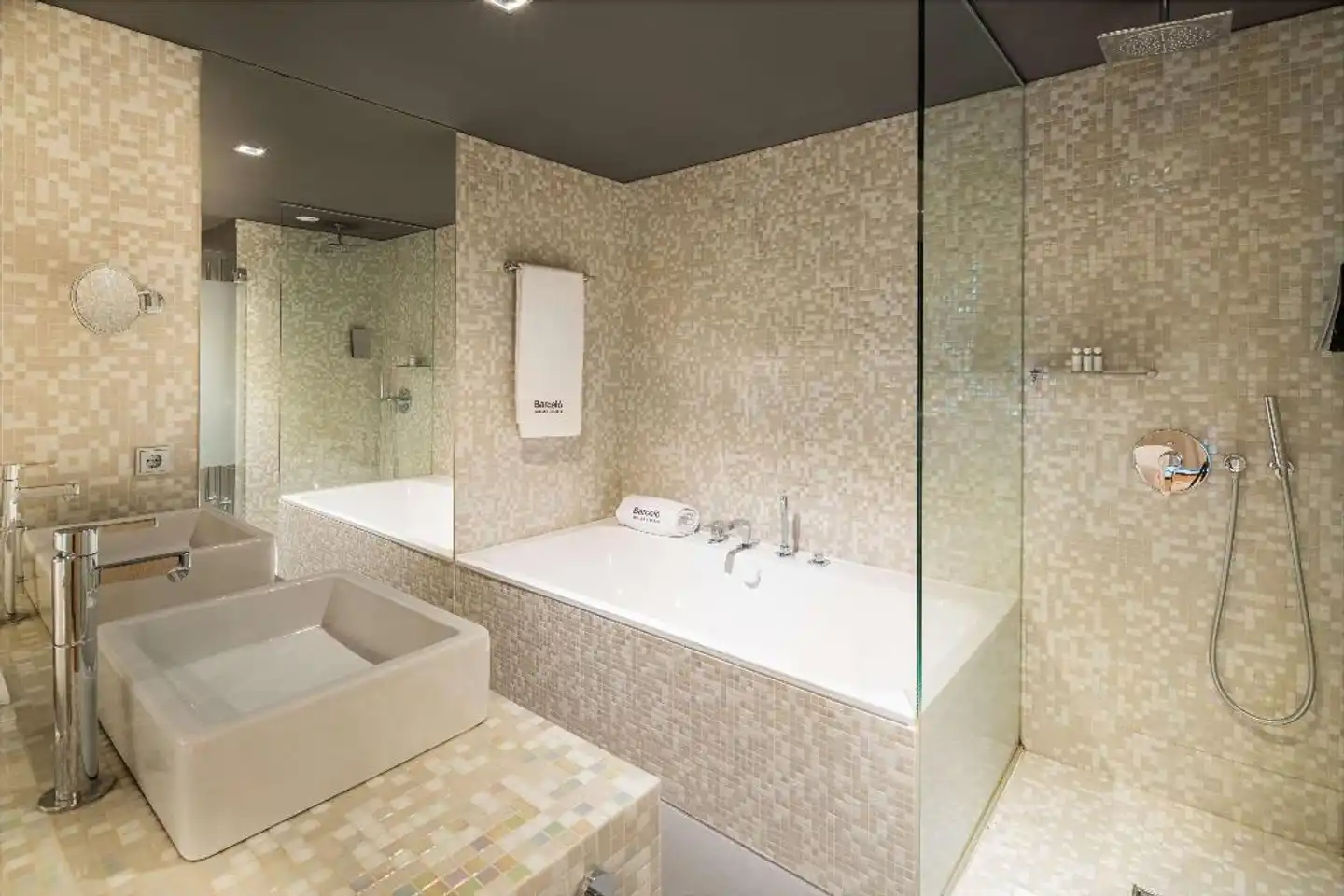 Barceló Hamburg Badezimmer