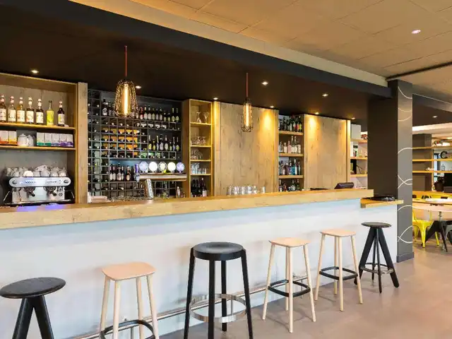 ibis Zurich Messe Airport Bar