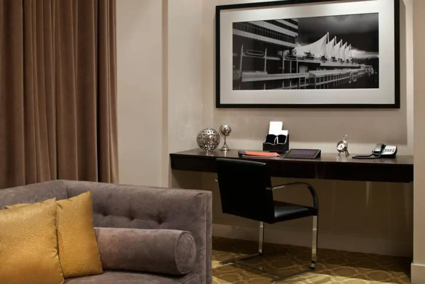 Moda Hotel Lobby