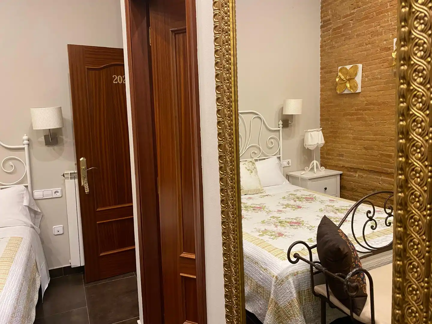 Hostal Orleans Barcelona Badezimmer
