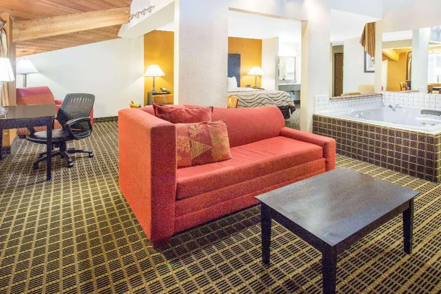 Baymont by Wyndham Muskegon Lobby