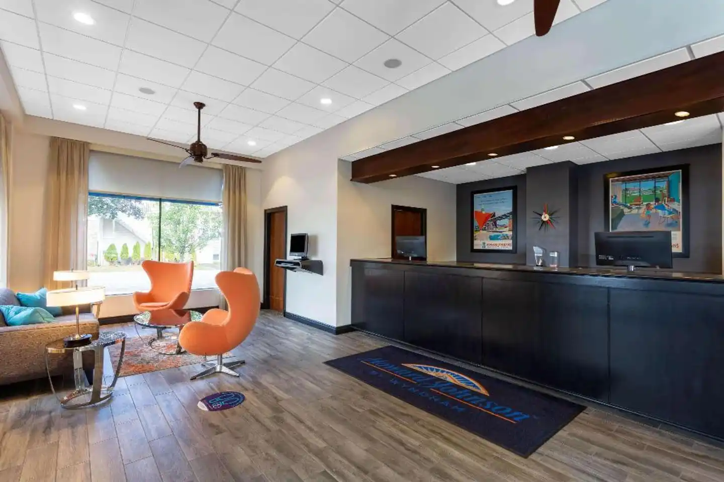 Howard Johnson by Wyndham Portsmouth Lobby