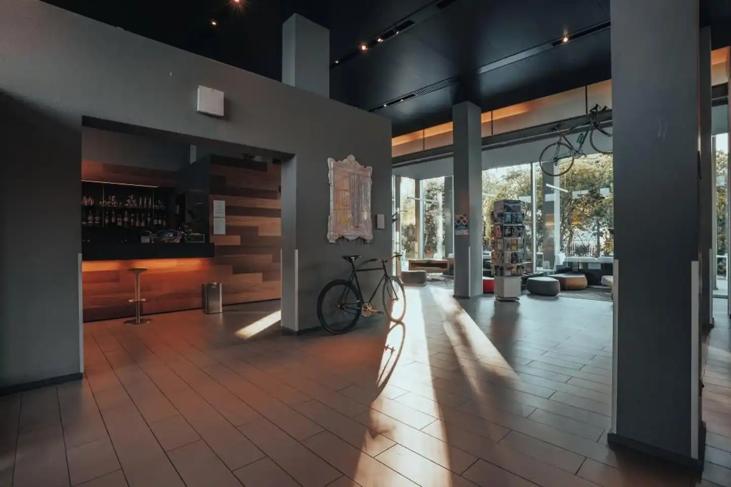 Mod 05 Living Hotel Lobby