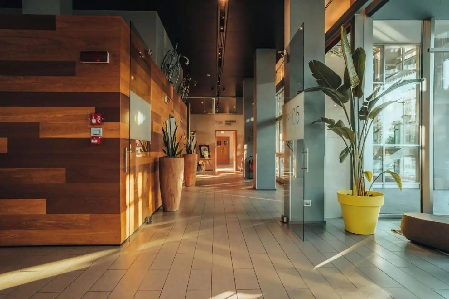 Mod 05 Living Hotel Lobby