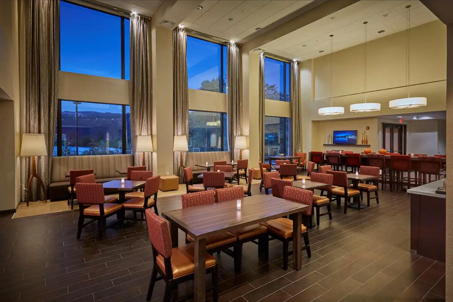 Hampton Inn & Suites Hood River Restaurant