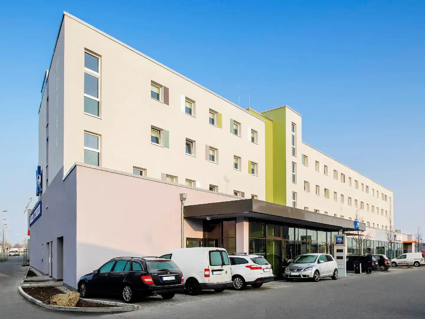 ibis budget Muenchen Airport Erding Aussenansicht