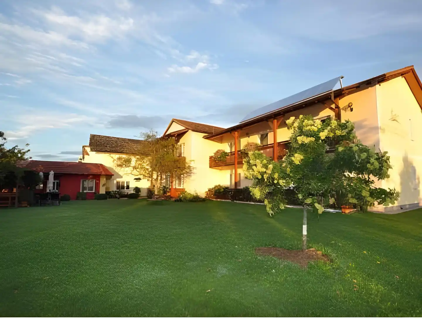 Hotel-Restaurant Teuschler-Mogg Aussenansicht